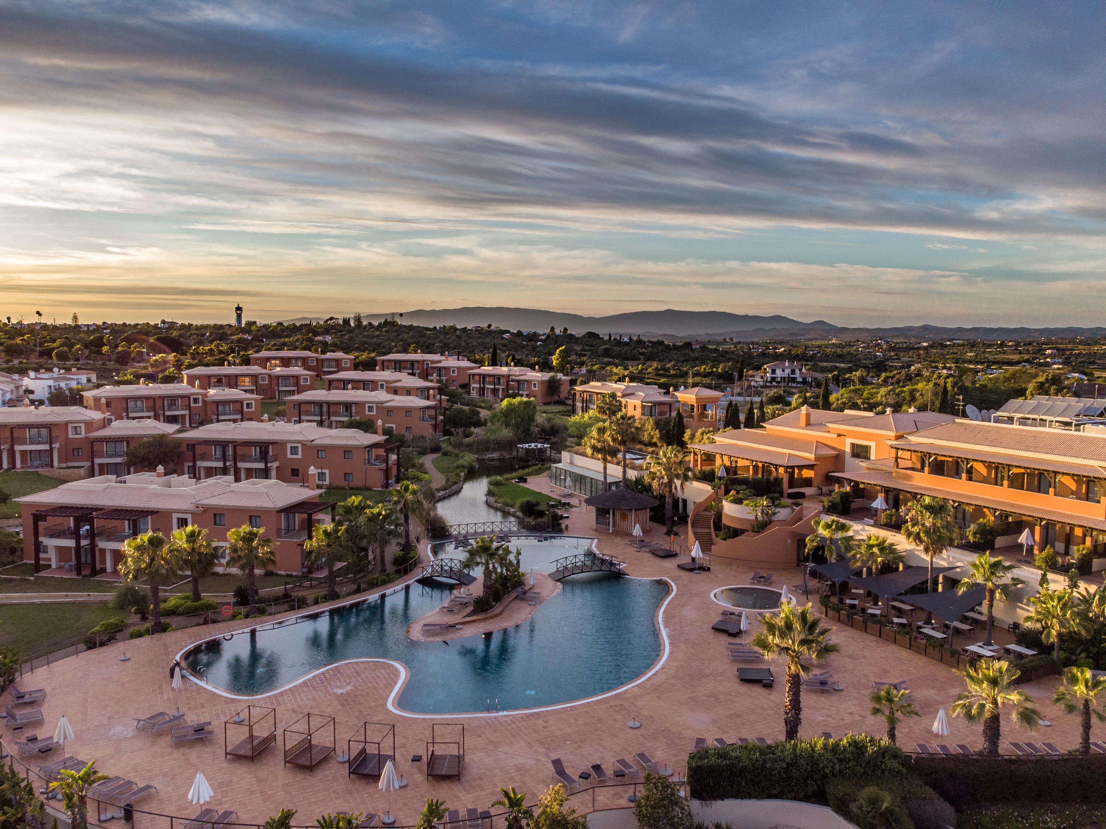 Monte Santo Resort Καρβοέιρο Εξωτερικό φωτογραφία Aerial view of the hotel